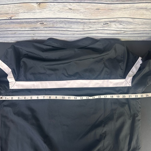 Nike Windbreaker Jacket, Size Med (Women’s) - Picture 8 of 10